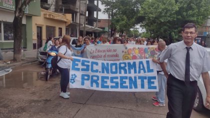 Libertador: docentes y estudiantes reclamaron mejoras edilicias en Escuela Normal