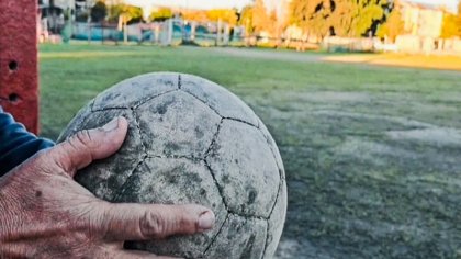  “Pibes de Barrio” un homenaje al fútbol del 5 de Mayo