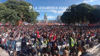 [Fotos y videos] Contra todo el plan Milei: miles de trabajadores, mujeres y jóvenes fueron parte del Encuentro de lucha en Plaza Congreso