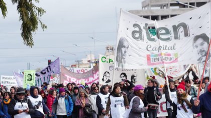 Las docentes continúan su reclamo en las rutas, en las calles y en las redes sociales