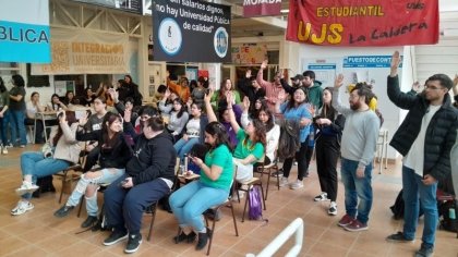 Río Gallegos: estudiantes de la UNPA votaron la toma contra el veto de Milei