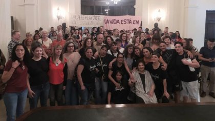 Importante conferencia de prensa en apoyo al colectivo feminista YoNoFui en la Legislatura porteña