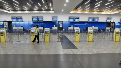 Más de 340 vuelos cancelados por el paro de trabajadores aeronáuticos