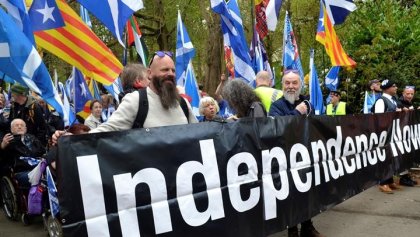 Miles se manifiestan en Escocia por un nuevo referéndum de independencia