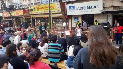 Córdoba: el grito por el aborto legal se sintió fuerte frente a Radio María