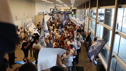 Banderazo de los trabajadores de Aerolíneas Argentinas