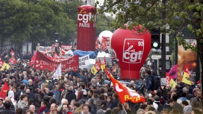 La CGT francesa pressionada per la seva base, que vol unir-se als armilles grogues