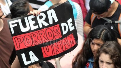 UNAM: Con métodos porriles expulsan a golpes a estudiante de la Facultad de Filosofía y Letras