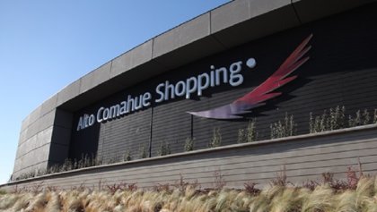 Aplausazo de los trabajadores del Alto Comahue Shopping de Neuquén