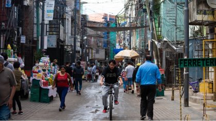 Coronavirus: falleció una habitante de la 1-11-14 y se reforzó la presencia policial