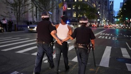 Nueva York: estalló la bronca en la Quinta Avenida