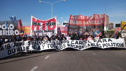 Movilización en el Puente Pueyrredón: “Solá asesinó a Maxi y Darío y hoy es canciller"