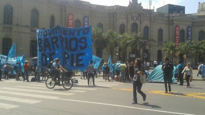 Policía de Córdoba irrumpe en comedor de Barrios de Pie