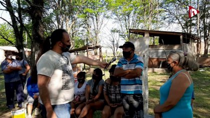 Ocupación de terrenos en Pontevedra: "no podemos vivir sin luz ni agua" - YouTube