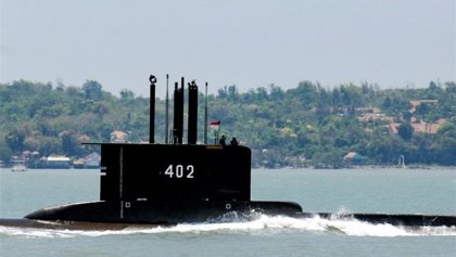 Indonesia busca un submarino que desapareció con 53 tripulantes a bordo