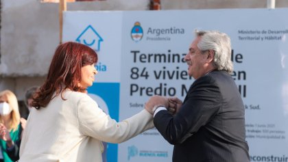 Escándalo de la foto: Cristina respaldó a Alberto en un acto unitario