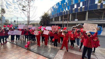 Obstetricia UA: Estudiantes se movilizan fuera de la Universidad luego de 3 años sin prácticas