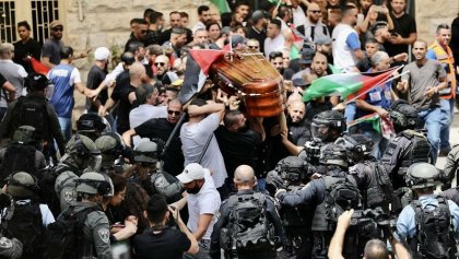 Ejército de Israel reprime el funeral de la periodista Shireen Abu Akleh