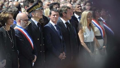 Abucheos a Hollande y Valls en el homenaje a las víctimas de Niza