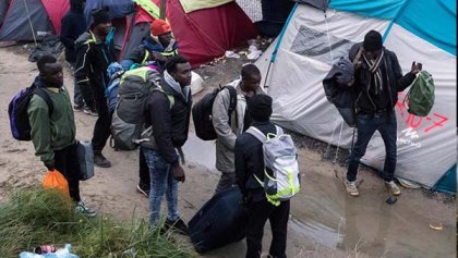 [FOTOGALERÍA] Desalojo a la "Jungla" de Calais