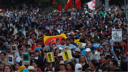 Impunidad: López Obrador defendió a un candidato implicado en el caso Ayotzinapa