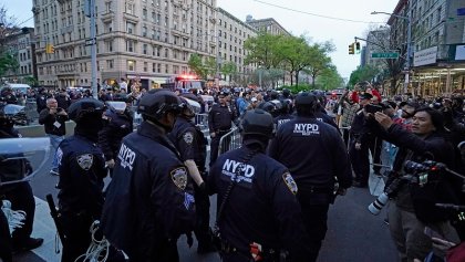 Policía reprime campamentos por Gaza en universidades de Columbia y CUNY en Nueva York