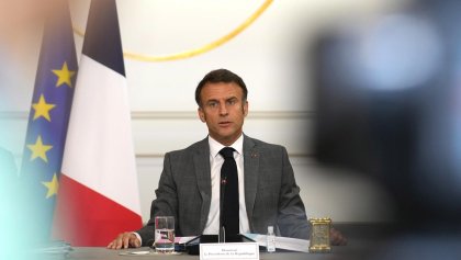 Macron reorganiza el gabinete de un Gobierno en crisis