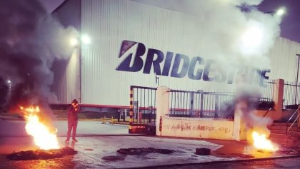 Los trabajadores de Bridgestone vuelven a parar ante cinco despidos