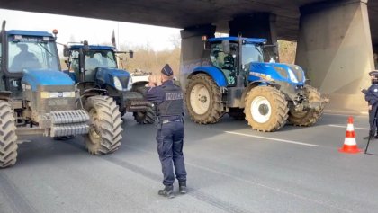 Agricultores franceses iniciaron el "bloqueo de París"