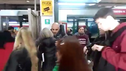 Subte: apertura de molinetes en estación Lacroze de la línea B - YouTube