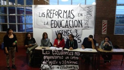 Charla debate en Neuquén sobre la reforma educativa del Gobierno