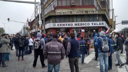 Centro Médico Talar: protestan por 20 casos de coronavirus y aprietes empresarios [Alerta Spoiler] - YouTube