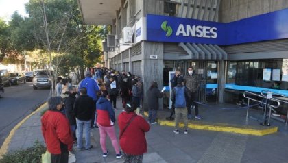 Miles en las filas de Anses para obtener el bono de $ 18.000