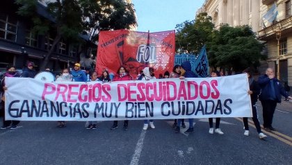 ¡Bajen los precios!: vigilia frente al Hotel Sheraton con críticas al Gobierno y alimenticias