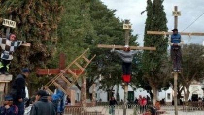 Crucifixiones de niños en Jujuy: ¿qué festejan la Iglesia y los grandes medios?