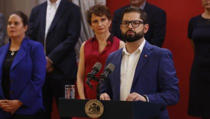 El precario equilibrio del gobierno de Gabriel Boric para mantener a flote las coaliciones que lo apoyan