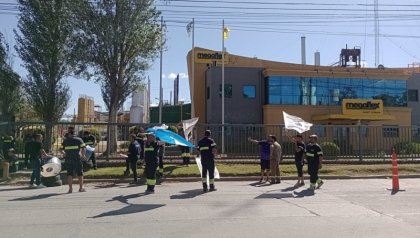 Acampe en Megaflex de Burzaco por el despido de 15 obreros