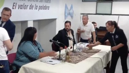 Libertador: El intendente Jayat fue abucheado y se retiro del Concejo 