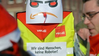 Huelga de trabajadores de Amazon en cuatro almacenes de Alemania