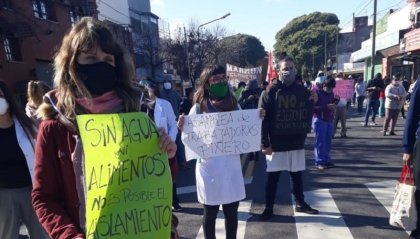 Caravana en el barrio de Flores por una cuarentena con vivienda digna y sin hambre 