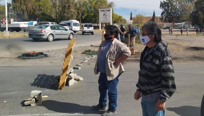 Trabajadores de Zanon cortan la ruta 7 de Neuquén por corte de luz