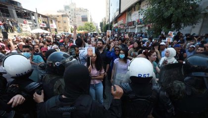 Palestinos piden la renuncia del presidente Abbas tras muerte de un opositor detenido