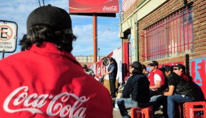 Sigue el chantaje patronal: Coca-Cola pidió la apertura de un preventivo de crisis