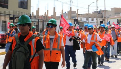 Trabajadores mineros de Perú inician protesta indefinida contra abusos empresariales