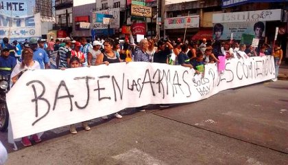 Masiva movilización en repudio a la brutal represión en comedor de Lanús 