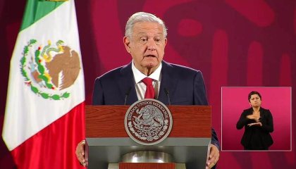 AMLO firma acuerdo por agua para Nuevo León 