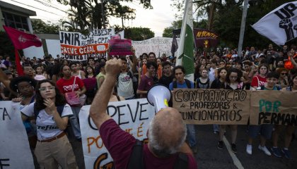 Estudiantes de la Universidad de San Pablo están en huelga para que se contraten más profesores