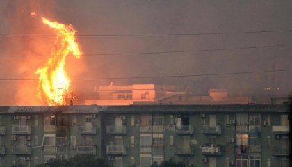 Nuevo pico de calor en Grecia e incendios descontrolados en Sicilia