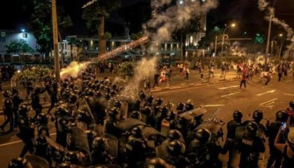 El gobierno golpista de Perú autorizó el uso de armas de fuego contra manifestantes