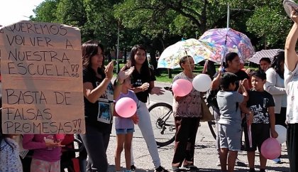 Jujuy: familias cortan calles por falta de techo en la escuela Santa Rosa